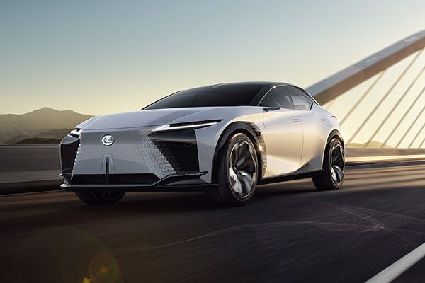 Présentation du Concept Car LEXUS LF-Z Electrified préfigurant la nouvelle génération de la marque.