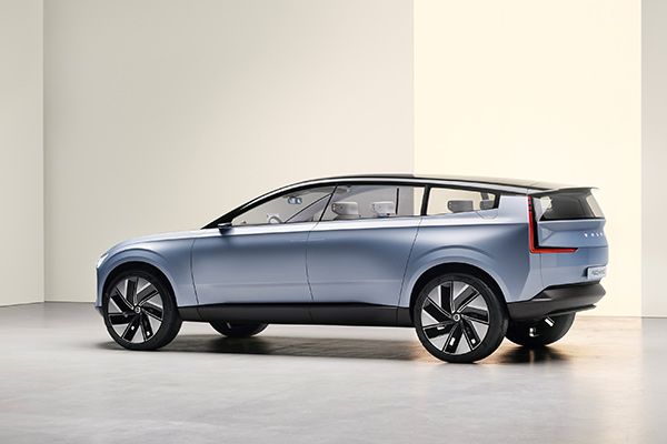 Avec le Concept Recharge, VOLVO Cars fait une entrée remarquée dans la mobilité durable