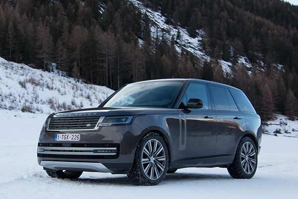 Range Rover D350 HSE : au-dessus de la mêlée